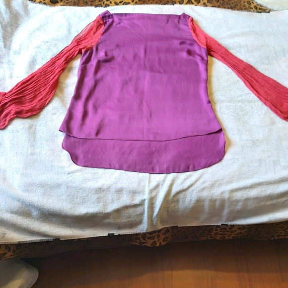 Tahari Hi-Low Blouse - Picture 1 of 6